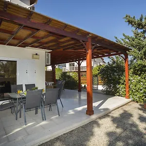 Larnaca Marina Villa Meneou